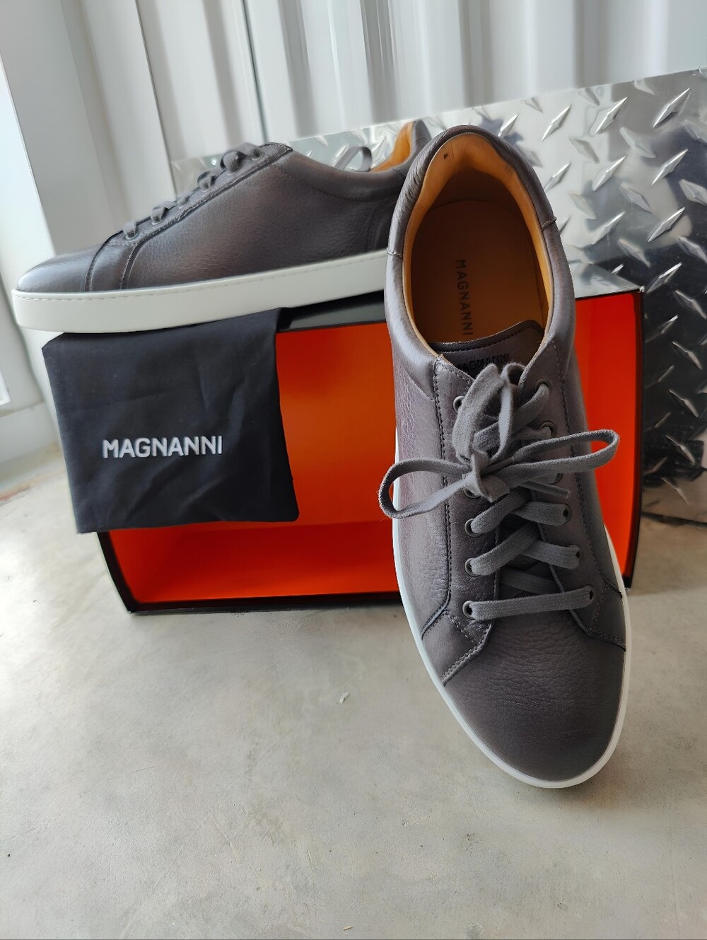 Magnanni LEVE  Mens Grey Deerskin Low-Top Sneakers